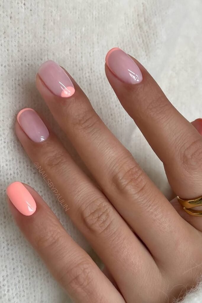 Peachy half-moons on short nails = chic, minimalist, and totally Pinterest-perfect.